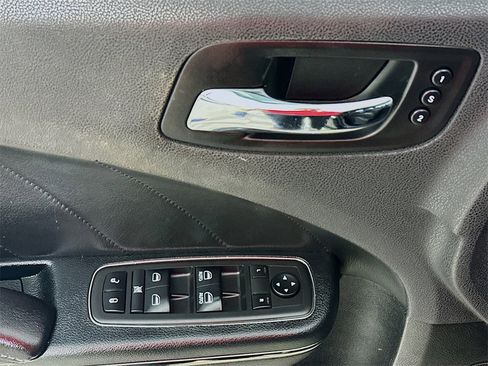 Used 2018 Dodge Charger SRT Hellcat w/ Harman/Kardon Audio Group image 21