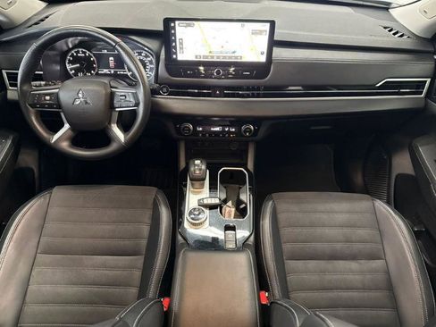 Used 2025 Mitsubishi Outlander SE FWD image 22