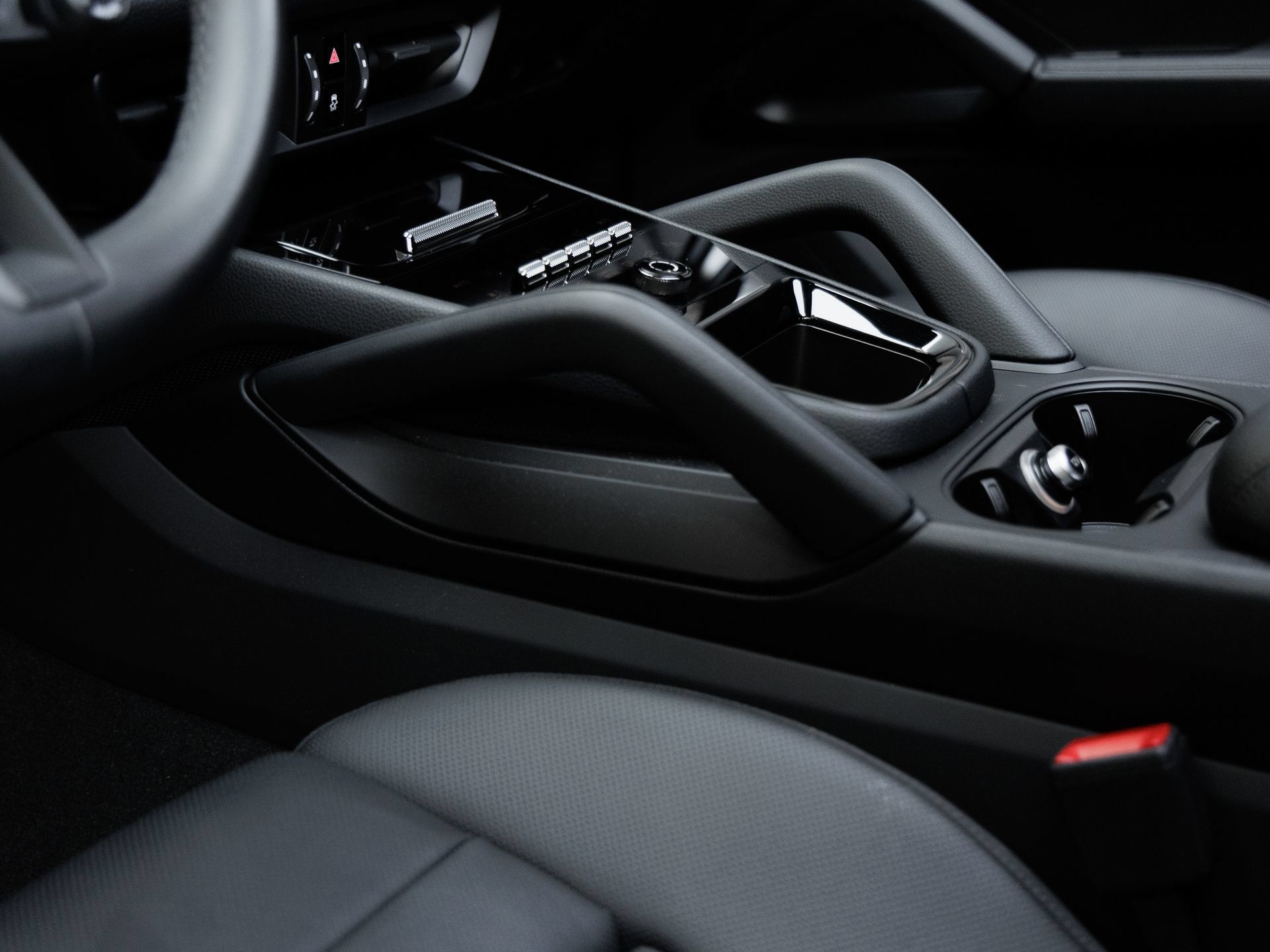 Certified 2025 Porsche Cayenne AWD/4WD image 23