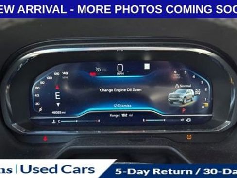 Used 2022 Chevrolet Suburban Z71 w/ Luxury Package image 13