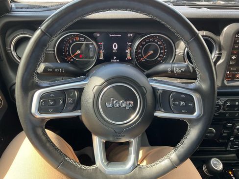 Used 2021 Jeep Gladiator Overland w/ Popular Equipment Package image 16