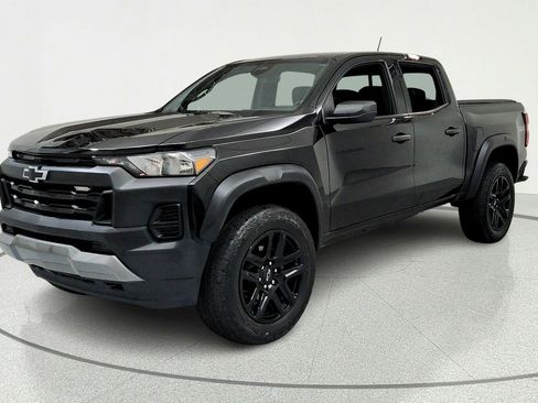 Used 2023 Chevrolet Colorado Trail Boss w/ Advanced Trailering Package AWD/4WD image 1