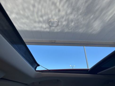 Used 2020 Ford Explorer Platinum w/ Premium Technology Package image 19