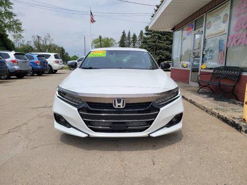 Used 2022 Honda Accord Sport image 2