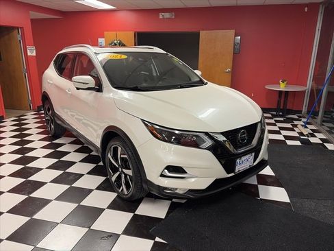 Used 2021 Nissan Rogue Sport SL w/ Premium Package image 1