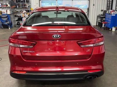 Used 2018 Kia Optima S FWD image 6