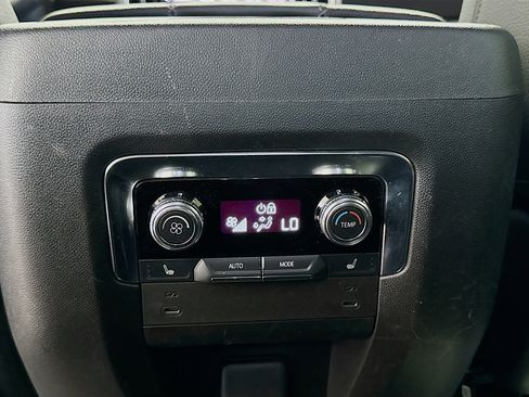 Used 2025 GMC Yukon Denali image 16
