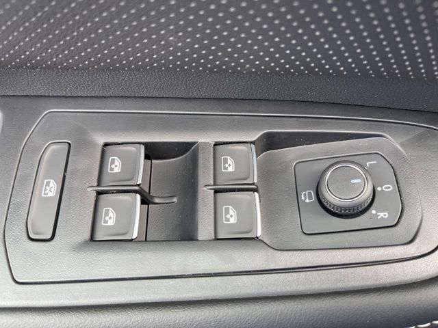 New 2025 Volkswagen Atlas Cross Sport SEL Premium R-Line AWD/4WD image 29