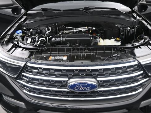 Used 2021 Ford Explorer XLT w/ Equipment Group 202A AWD/4WD image 45