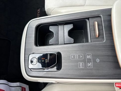 Certified 2023 Nissan Ariya FWD image 29