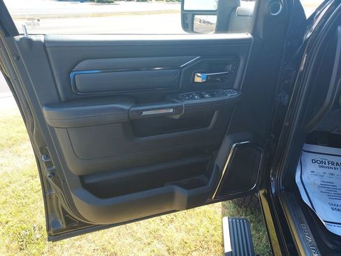 Used 2023 RAM 2500 Limited AWD/4WD image 12
