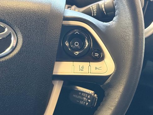 Used 2017 Toyota Prius Prime Premium image 26