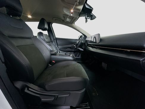 Used 2024 Nissan Ariya AWD image 30