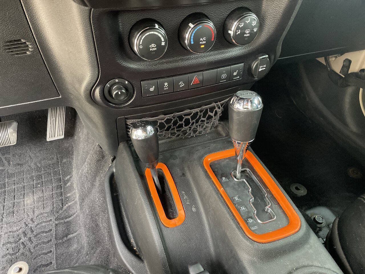 Used 2016 Jeep Wrangler Unlimited Sahara AWD/4WD image 52