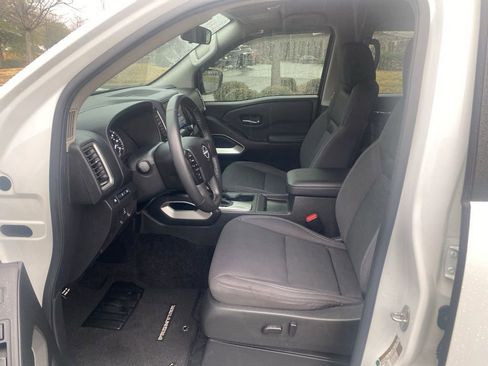 Used 2023 Nissan Frontier SV w/ SV Convenience Package image 18