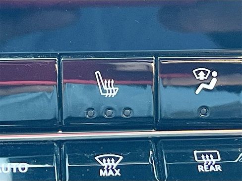 Used 2023 Chevrolet Colorado Z71 w/ Z71 Convenience Package 2 image 19