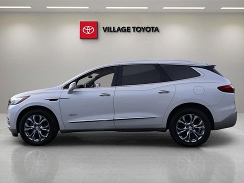 Used 2018 Buick Enclave Avenir w/ Avenir Technology Package image 2