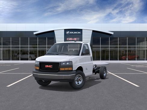 New 2025 GMC Savana 3500 w/ Power Convenience Package RWD image 8