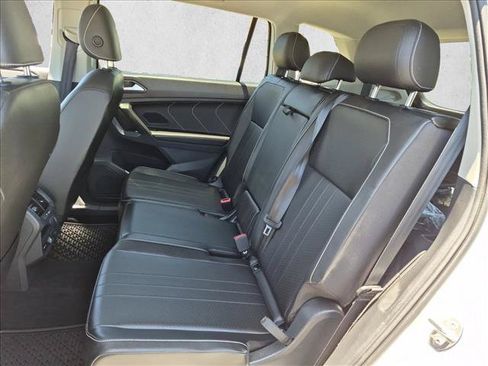Used 2023 Volkswagen Tiguan SE FWD image 19