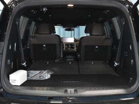 New 2025 Nissan Armada SL w/ Captain's Chari Seat Package image 26
