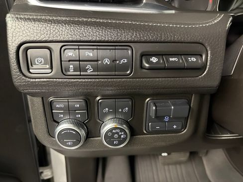 Used 2021 GMC Yukon XL Denali w/ Denali Ultimate Package AWD/4WD image 24