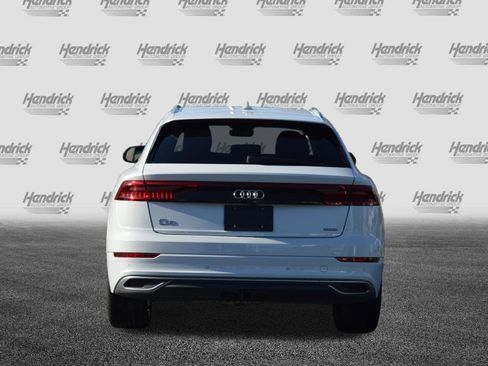 Used 2019 Audi Q8 Prestige w/ Luxury Package AWD/4WD image 10