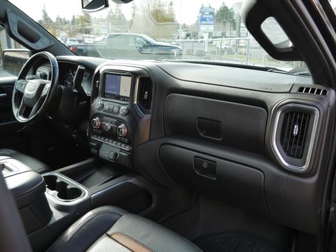 Used 2019 GMC Sierra 1500 AT4 w/ Off Road Performance Package image 30