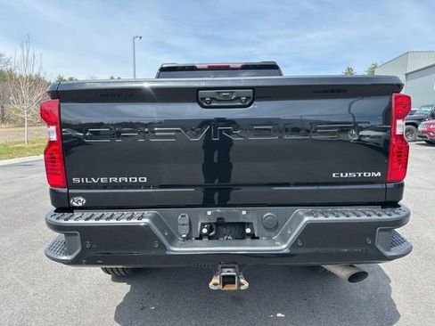 Used 2024 Chevrolet Silverado 2500 Custom w/ Custom Value Package AWD/4WD image 4