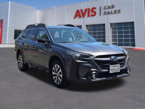 Used 2025 Subaru Outback Premium AWD/4WD image 3