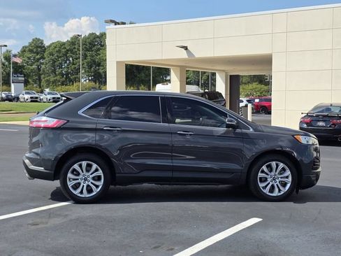 Used 2021 Ford Edge Titanium AWD/4WD image 3