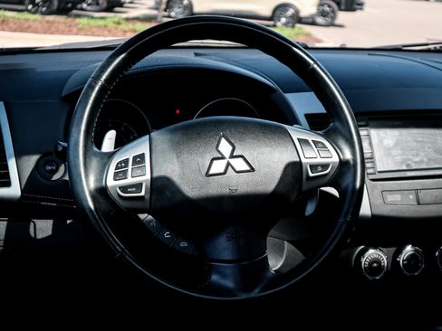 Used 2010 Mitsubishi Outlander GT AWD/4WD image 6