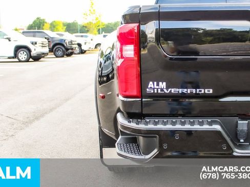 Used 2022 Chevrolet Silverado 3500 High Country image 13
