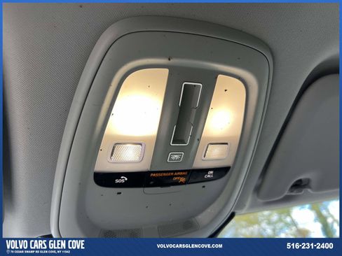 Used 2022 Volvo XC60 B5 Momentum w/ Climate Package image 33