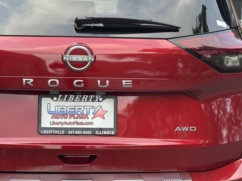 Used 2026 Nissan Rogue SV AWD/4WD image 17
