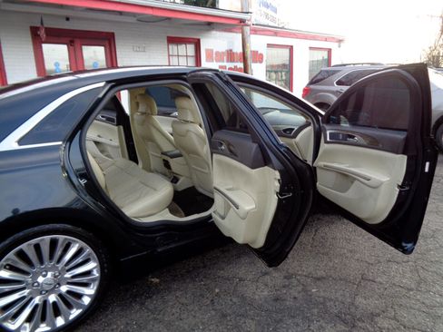 Used 2014 Lincoln MKZ w/ Equipment Group 101A Select image 18