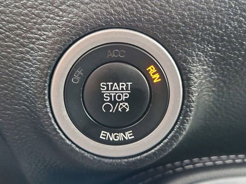 Used 2015 Dodge Challenger R/T Plus image 26