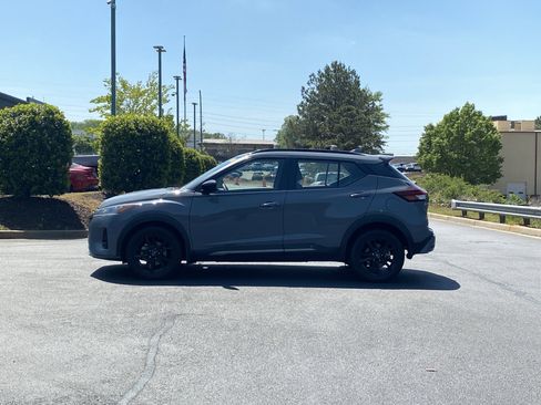 Used 2022 Nissan Kicks SR w/ Interior Electronics Package image 11