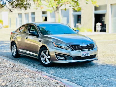 Used 2015 Kia Optima LX FWD image 3