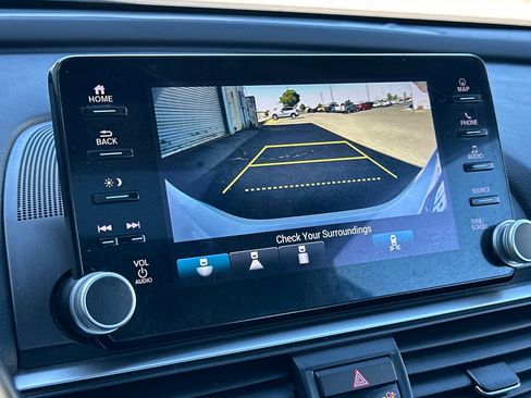 Used 2022 Honda Accord Touring image 19