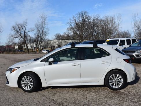 Used 2025 Toyota Corolla SE image 3