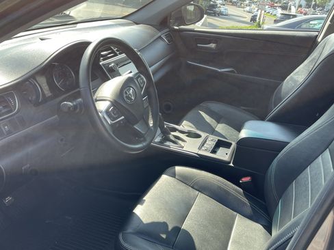Certified 2016 Toyota Camry XLE w/ Moonroof Package FWD image 11