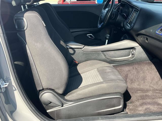 Used 2017 Dodge Challenger R/T w/ Blacktop Package RWD image 21