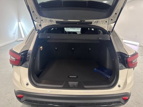New 2026 Chevrolet Trax RS w/ Sunroof Package FWD image 8
