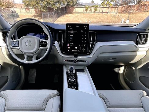 New 2026 Volvo XC60 T8 Ultra w/ Protection Package Premier image 7