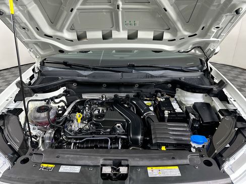 Used 2022 Volkswagen Taos SEL w/ Panoramic Sunroof Package FWD image 34