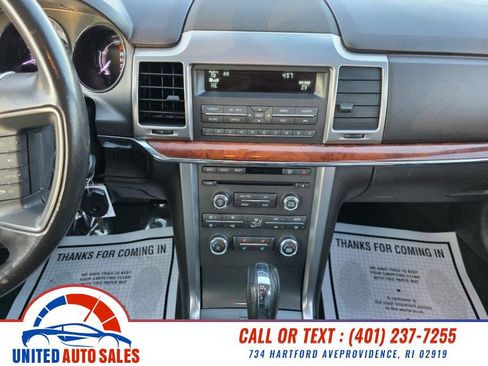 Used 2011 Lincoln MKZ image 15