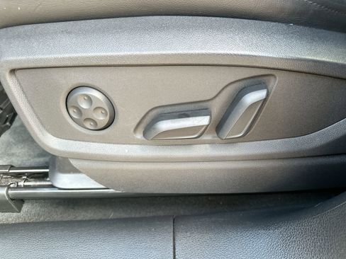 Used 2023 Audi Q5 2.0T Premium Plus image 12