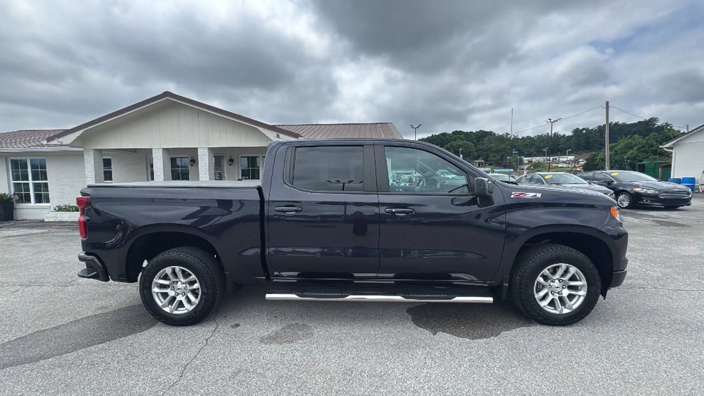 Used 2022 Chevrolet Silverado 1500 RST AWD/4WD image 6
