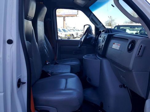Used 2017 Ford E-350 and Econoline 350 Super Duty image 15