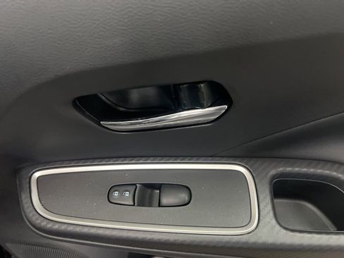 New 2025 Nissan Versa SR image 35